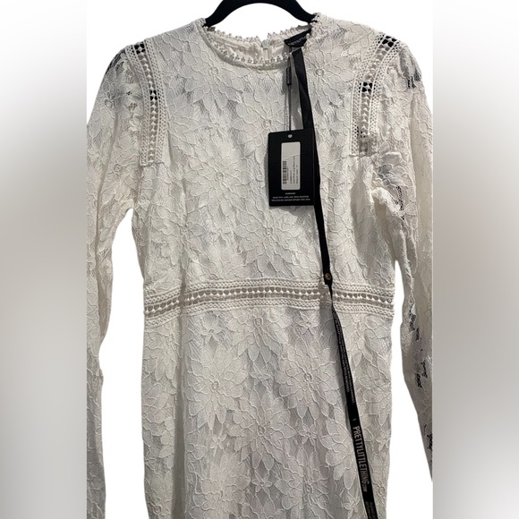 Pretty Little Things White Long Sleeve Lace Bodycon Dress - Picture 4 of 5